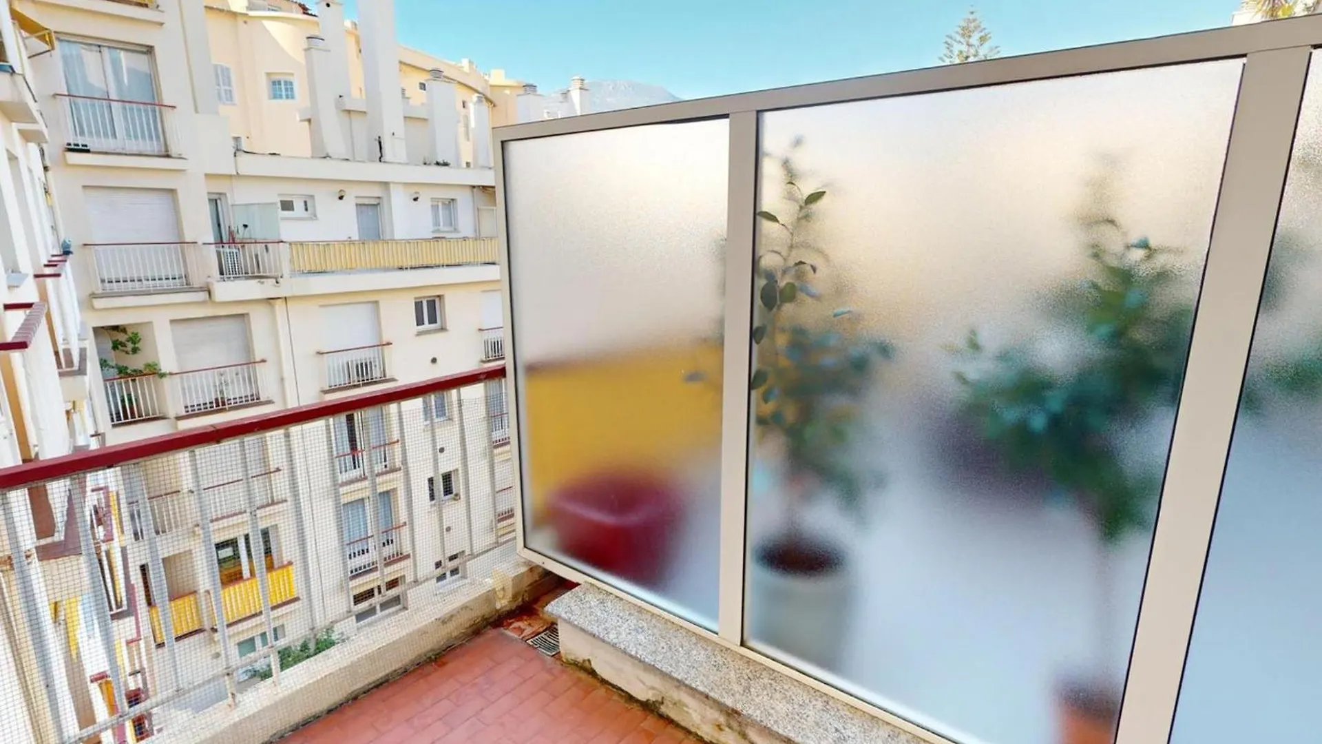 Charmant 2P Avec Terrasse Calme En Plein Centre De Menton, Proche Mer Et Commerces - Fr-1-196-348 location